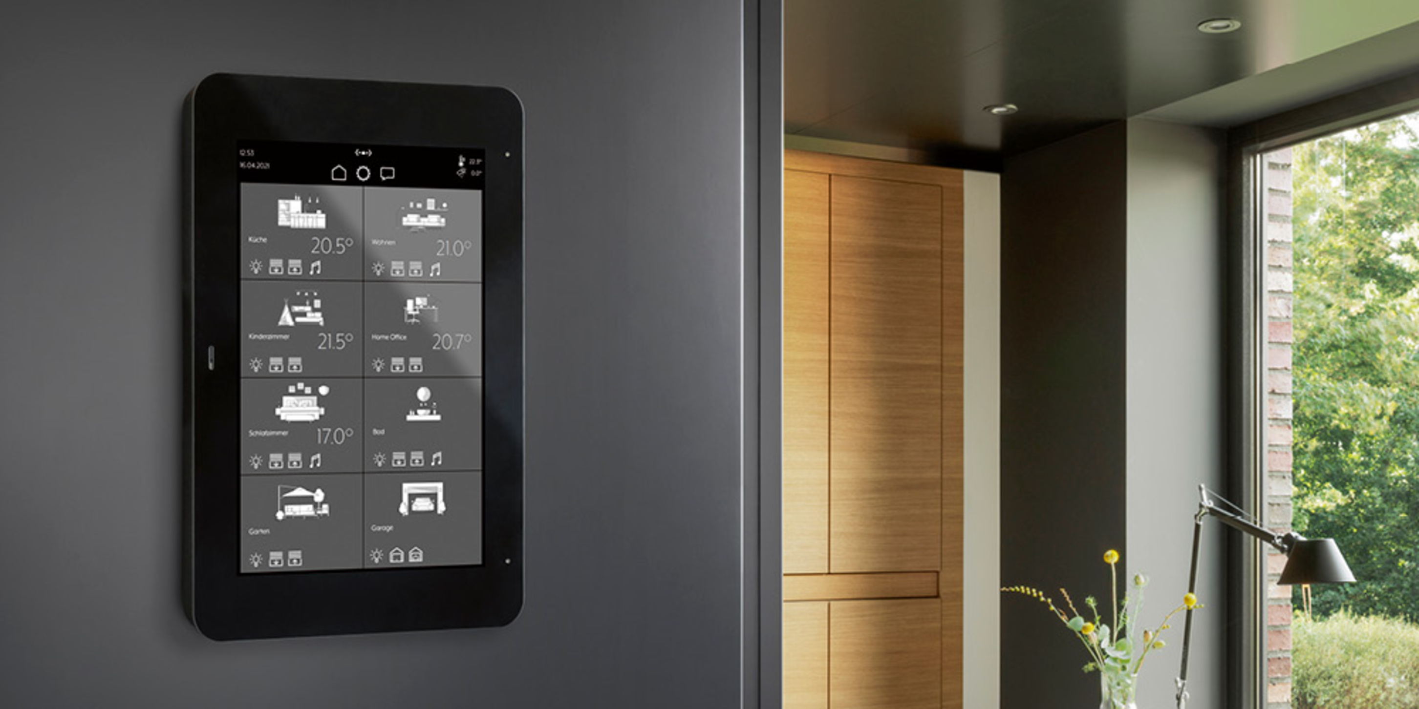 JUNG Smart Panel 8 bei MainSonnenStrom GmbH & Co. KG in Esselbach