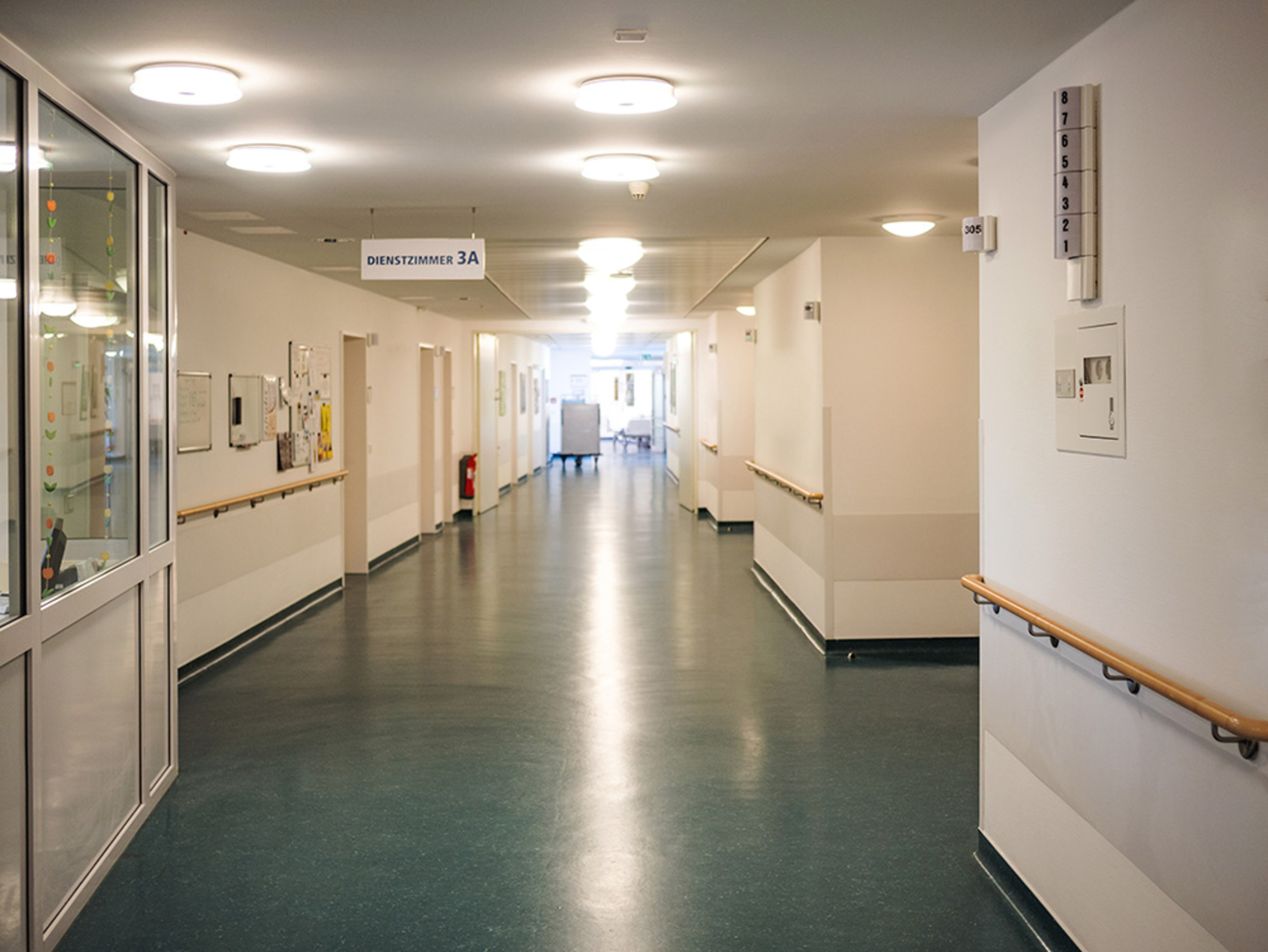 Feststell&shy;anlagen bei MainSonnenStrom GmbH & Co. KG in Esselbach