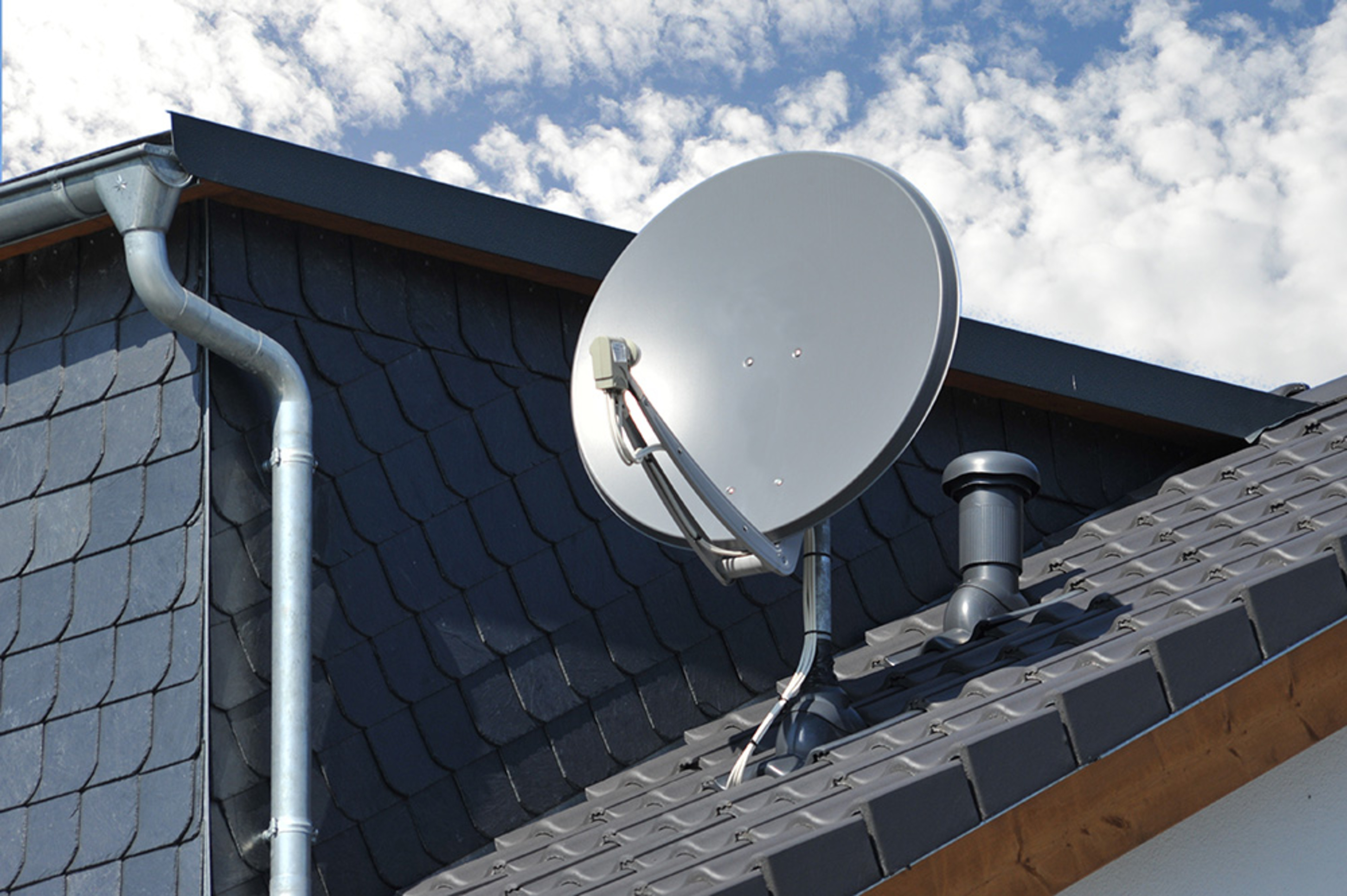 TV-Empfang bei MainSonnenStrom GmbH & Co. KG in Esselbach